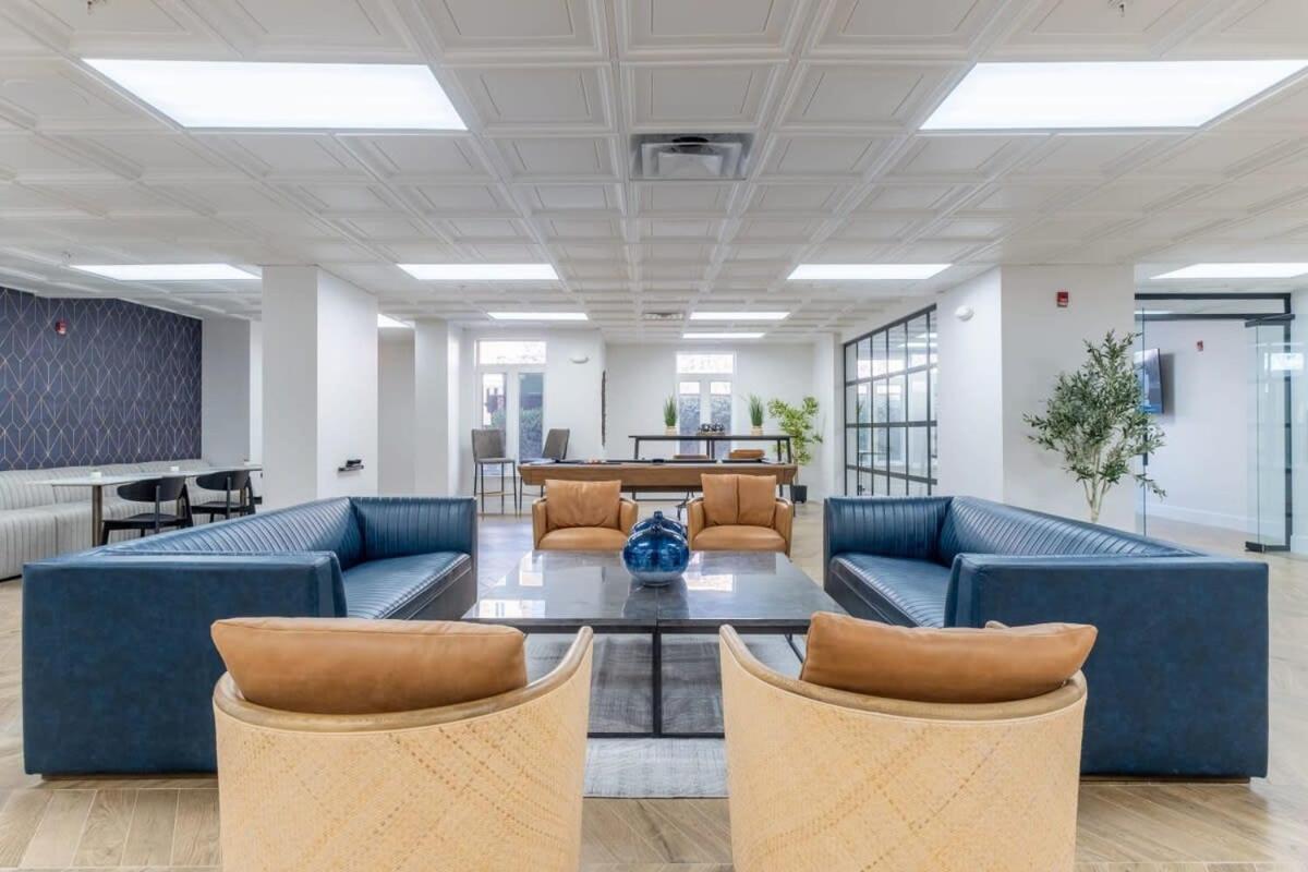 3br Modern Downtown With Gym & Office * Charlotte