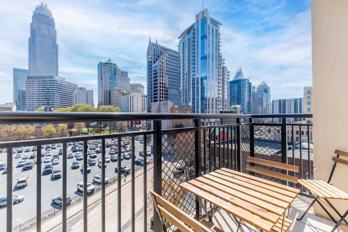 3br Modern Downtown With Gym & Office *